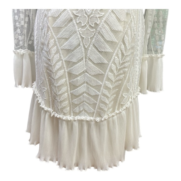 SIMPLEE LACE PLEATED
RUFFLE DRESS SIZE LARGE - Picture 8 of 11